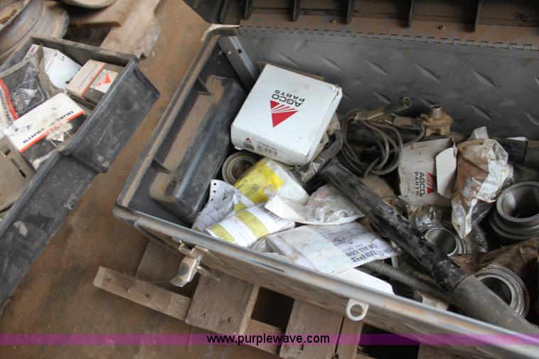 image for item F3349 Assorted Gleaner combine parts