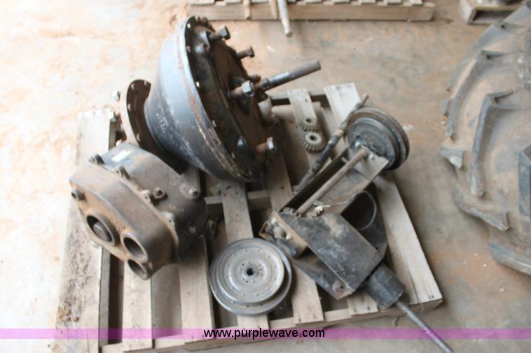 image for item F3349 Assorted Gleaner combine parts