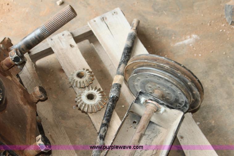 image for item F3349 Assorted Gleaner combine parts