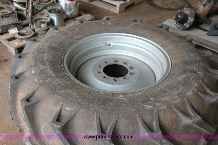 image for item F3349 Assorted Gleaner combine parts