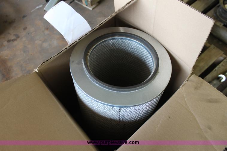 image for item F3349 Assorted Gleaner combine parts