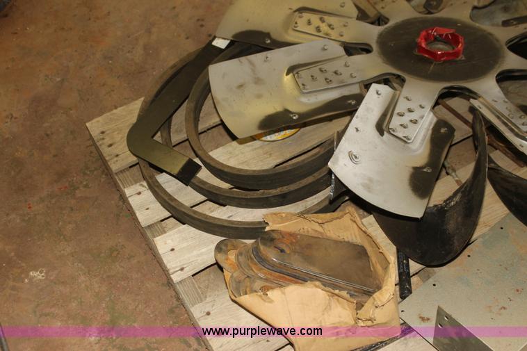 image for item F3349 Assorted Gleaner combine parts