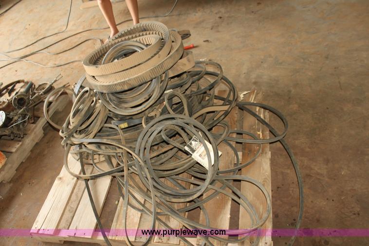 image for item F3349 Assorted Gleaner combine parts