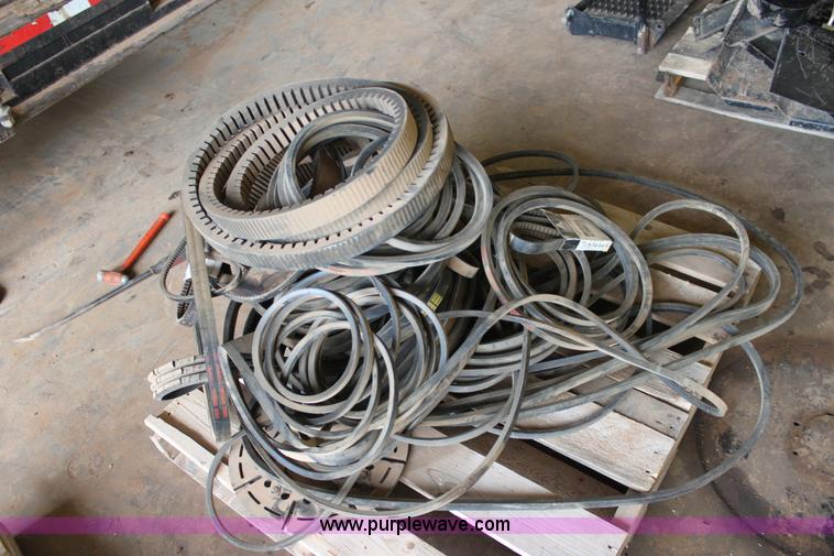 image for item F3349 Assorted Gleaner combine parts