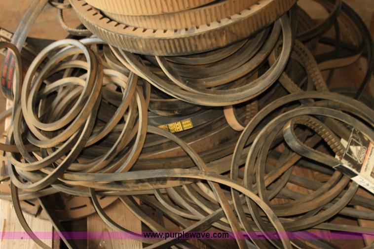 image for item F3349 Assorted Gleaner combine parts