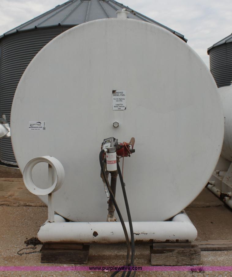 image for item F3352 4,000 gallon fuel tank
