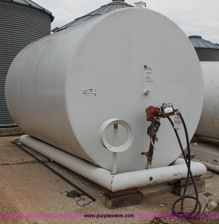image for item F3352 4,000 gallon fuel tank