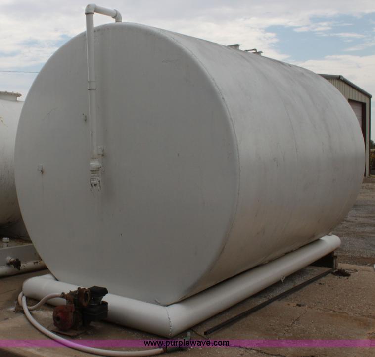 image for item F3352 4,000 gallon fuel tank