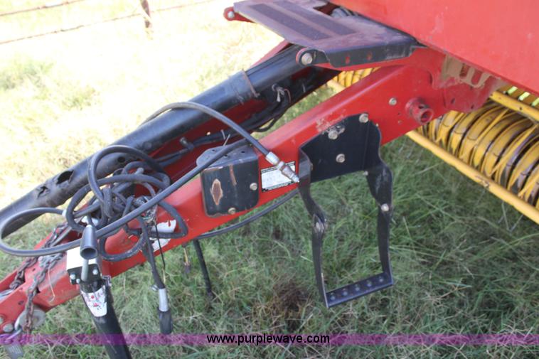 image for item F3356 New Holland BR780 round baler