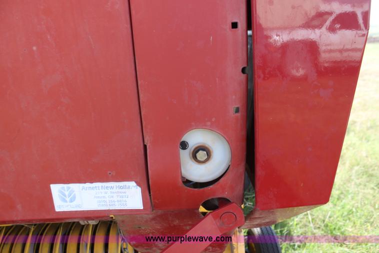 image for item F3356 New Holland BR780 round baler