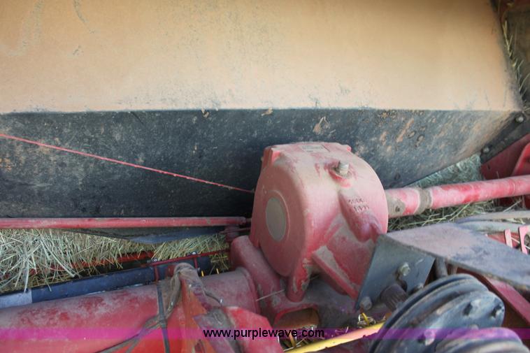 image for item F3356 New Holland BR780 round baler