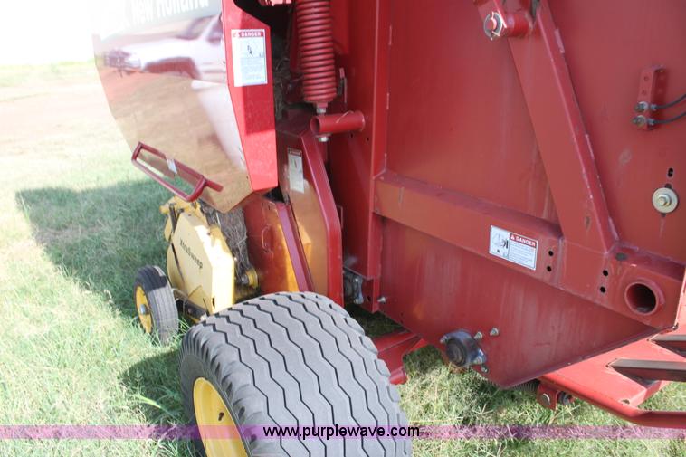 image for item F3356 New Holland BR780 round baler