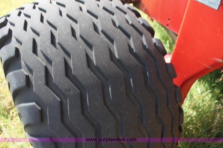 image for item F3356 New Holland BR780 round baler