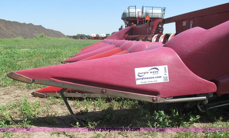 image for item F3505 Case IH 2412 corn head