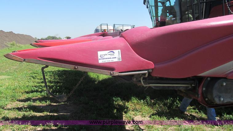image for item F3505 Case IH 2412 corn head