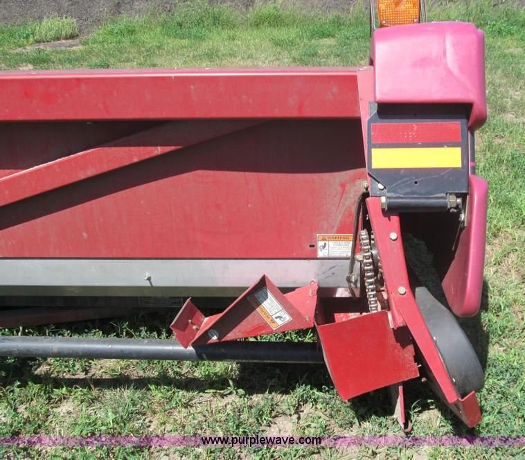 image for item F3505 Case IH 2412 corn head