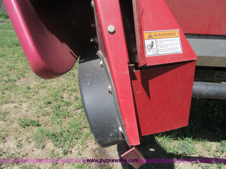 image for item F3505 Case IH 2412 corn head