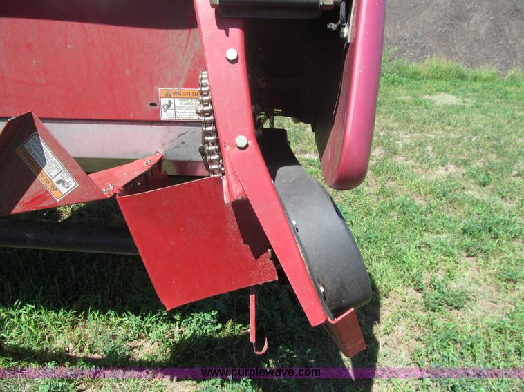 image for item F3505 Case IH 2412 corn head