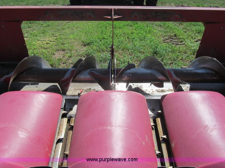 image for item F3505 Case IH 2412 corn head