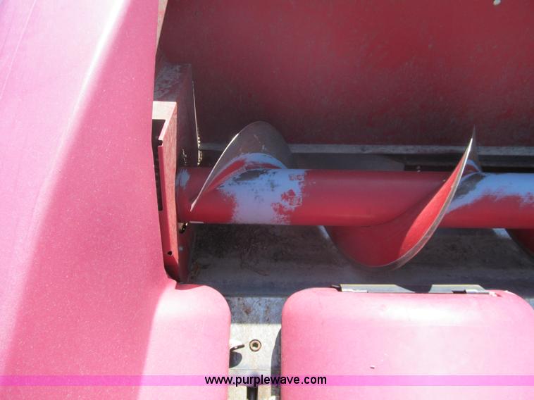 image for item F3505 Case IH 2412 corn head
