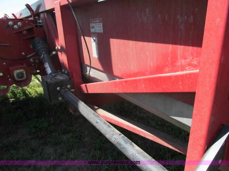 image for item F3505 Case IH 2412 corn head