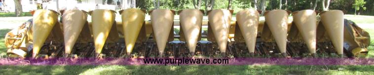 image for item F7499 2004 Lexion C512 corn head