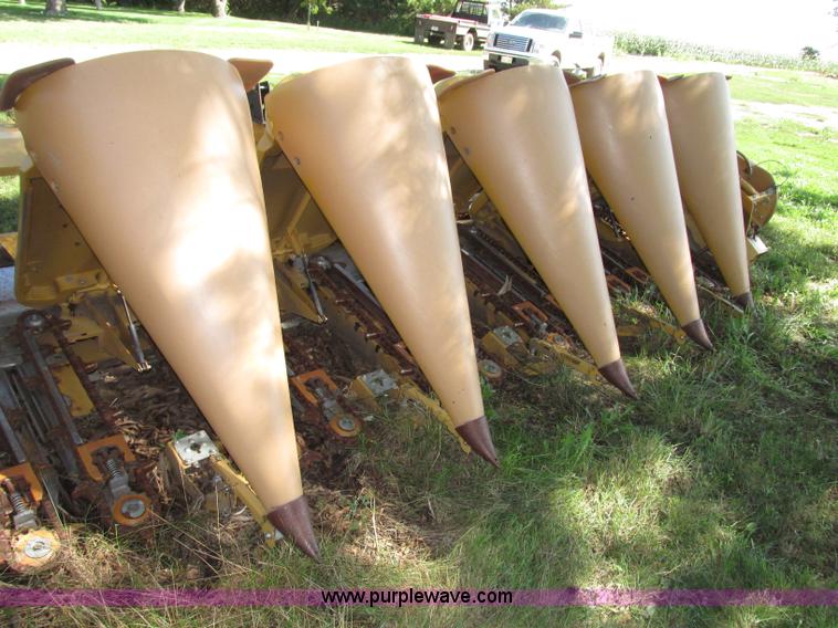 image for item F7499 2004 Lexion C512 corn head