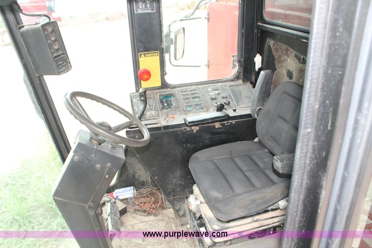 image for item G8168 1987 Case 1680 axial flow combine