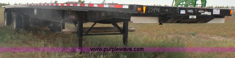 image for item H1736 2006 Fontaine EFTW-7-8048WSAWK flatbed trailer