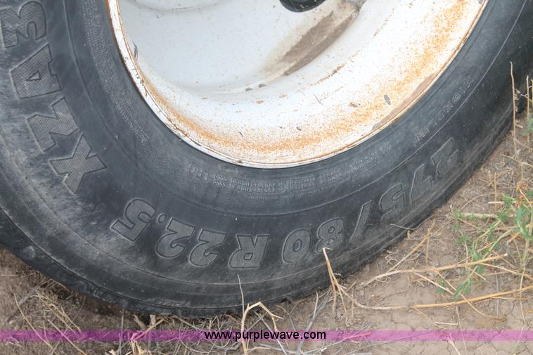 image for item H1736 2006 Fontaine EFTW-7-8048WSAWK flatbed trailer