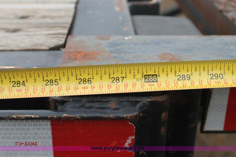 image for item H1736 2006 Fontaine EFTW-7-8048WSAWK flatbed trailer