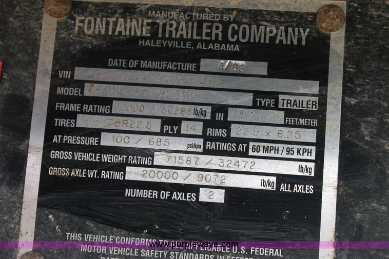 image for item H1736 2006 Fontaine EFTW-7-8048WSAWK flatbed trailer