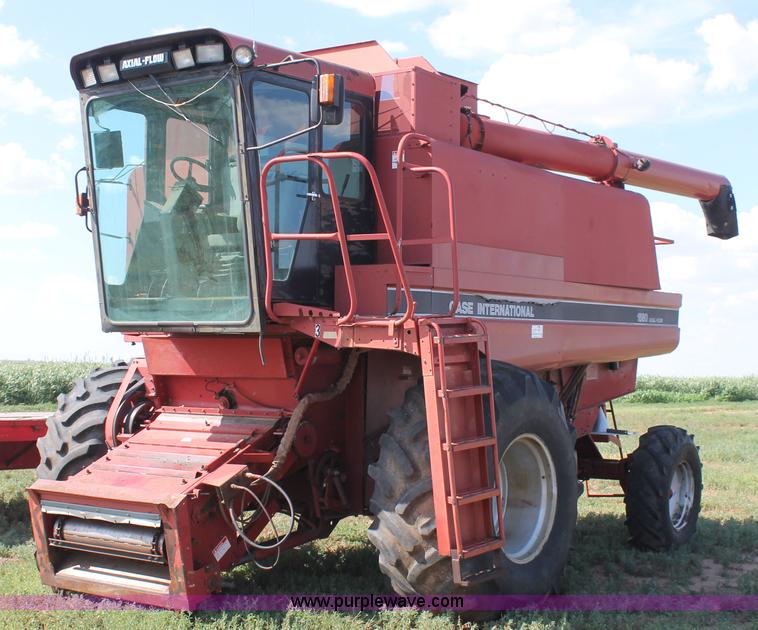 image for item H1744 1992 Case IH 1680 combine