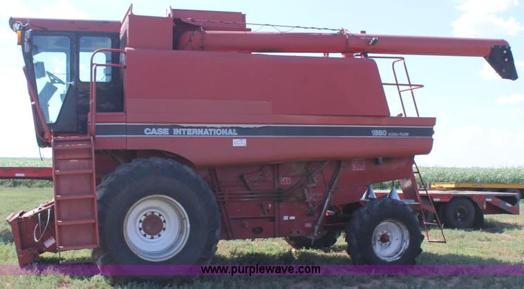 image for item H1744 1992 Case IH 1680 combine