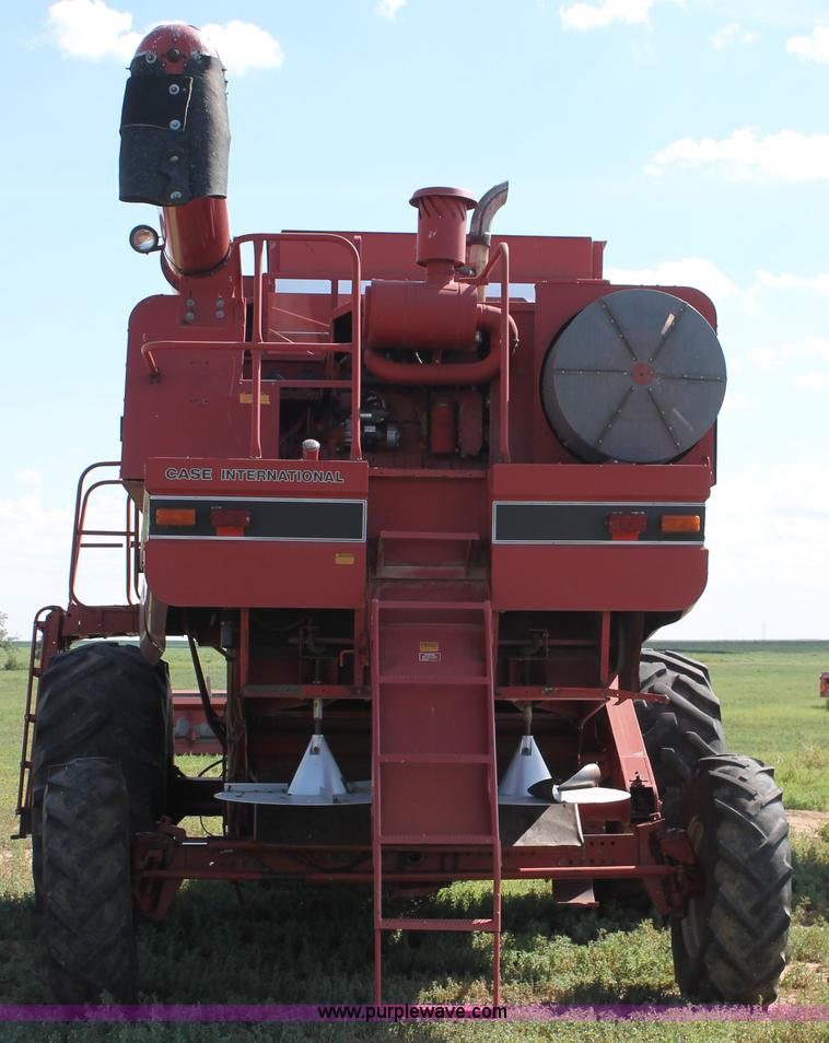 image for item H1744 1992 Case IH 1680 combine