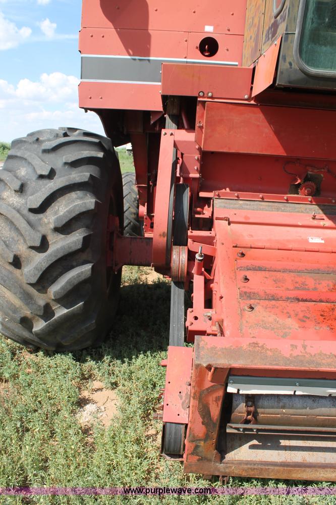 image for item H1744 1992 Case IH 1680 combine