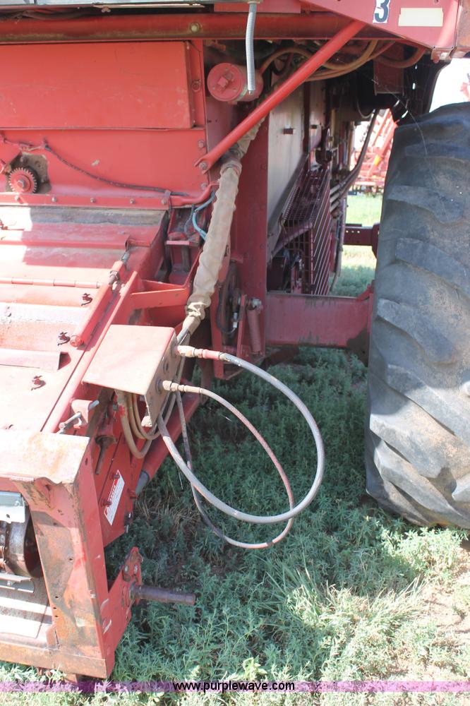 image for item H1744 1992 Case IH 1680 combine