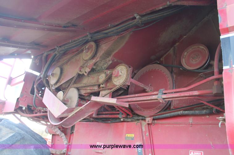 image for item H1744 1992 Case IH 1680 combine