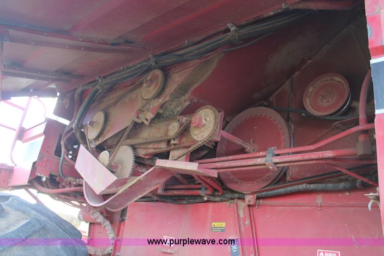 image for item H1744 1992 Case IH 1680 combine