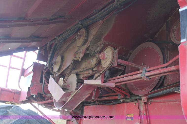 image for item H1744 1992 Case IH 1680 combine