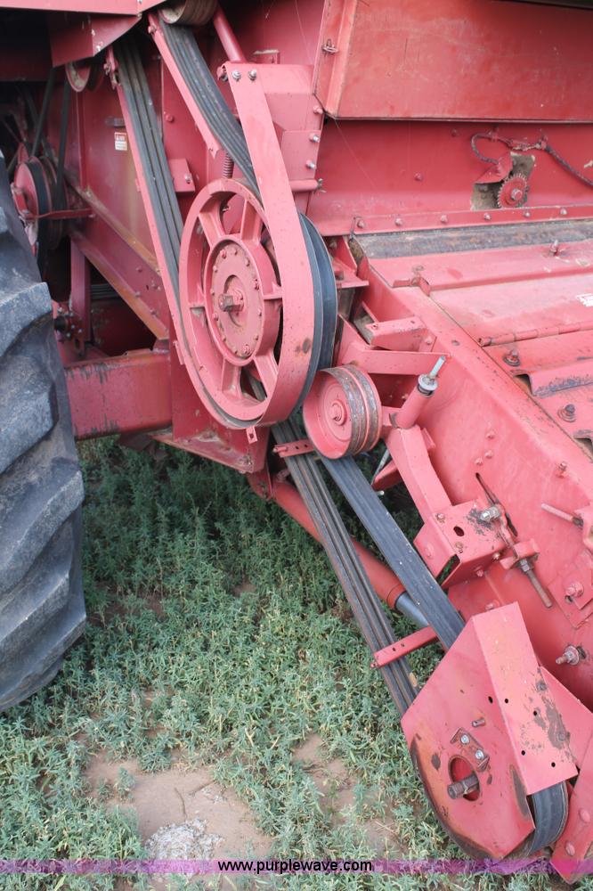 image for item H1744 1992 Case IH 1680 combine