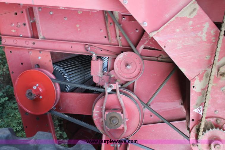 image for item H1744 1992 Case IH 1680 combine