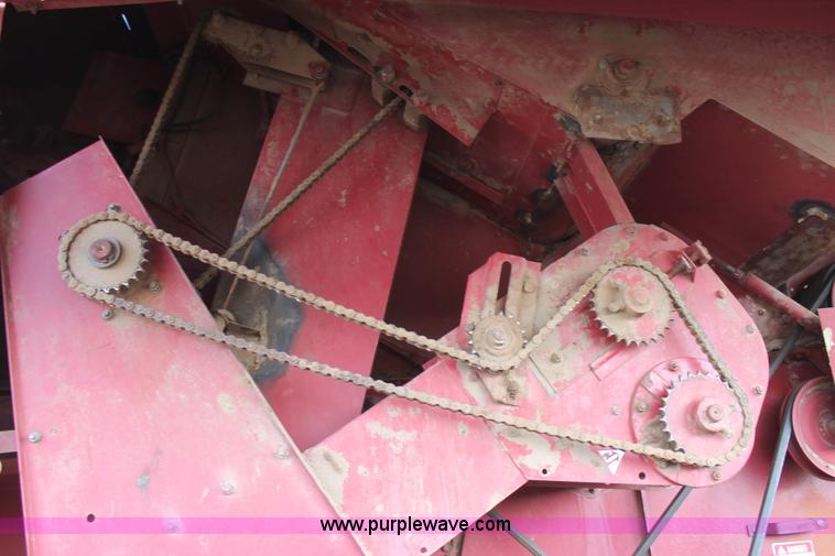 image for item H1744 1992 Case IH 1680 combine