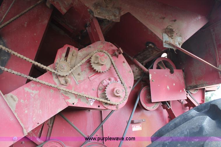 image for item H1744 1992 Case IH 1680 combine