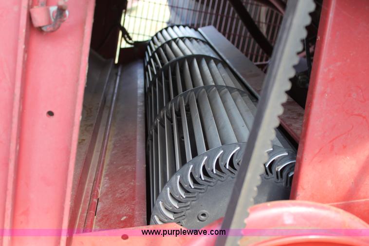 image for item H1744 1992 Case IH 1680 combine