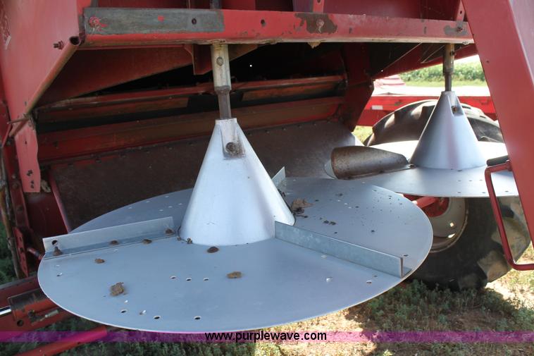 image for item H1744 1992 Case IH 1680 combine