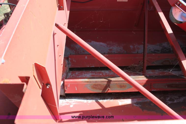 image for item H1744 1992 Case IH 1680 combine