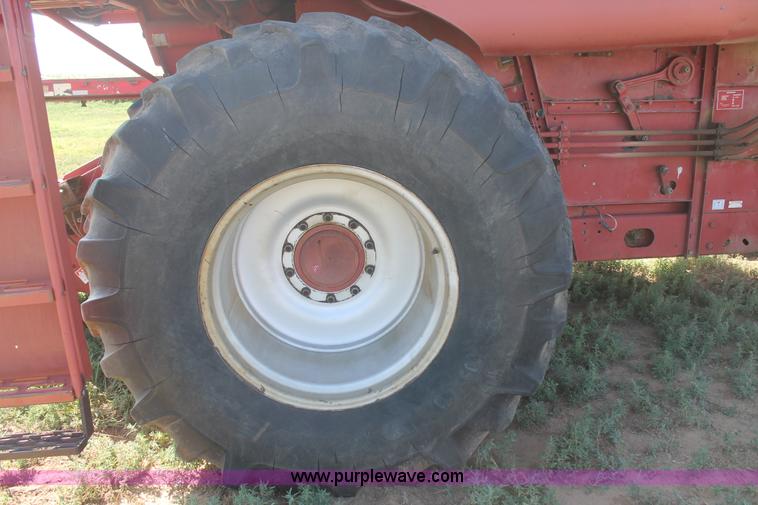 image for item H1744 1992 Case IH 1680 combine