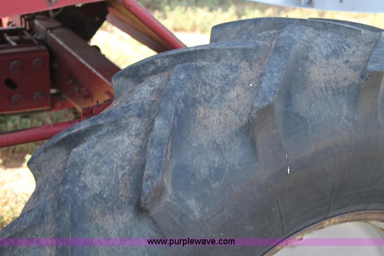 image for item H1744 1992 Case IH 1680 combine