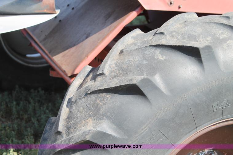 image for item H1744 1992 Case IH 1680 combine